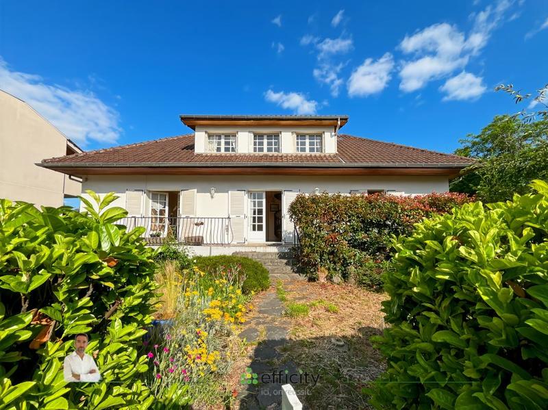 Maison - 160 m² - 9 pièces