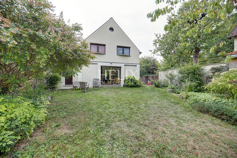 Maison - 98 m² - 5 pièces