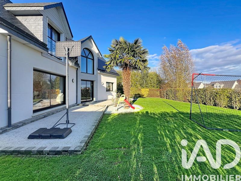 Maison - 215 m² - 7 pièces