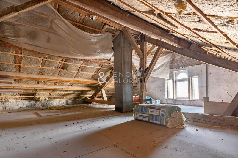 Maison - 395 m² - 10 pièces