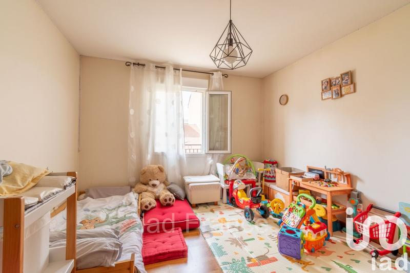 Appartement - 99 m² - 5 pièces