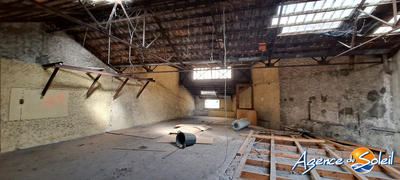 Loft - 220 m² - 2 pièces