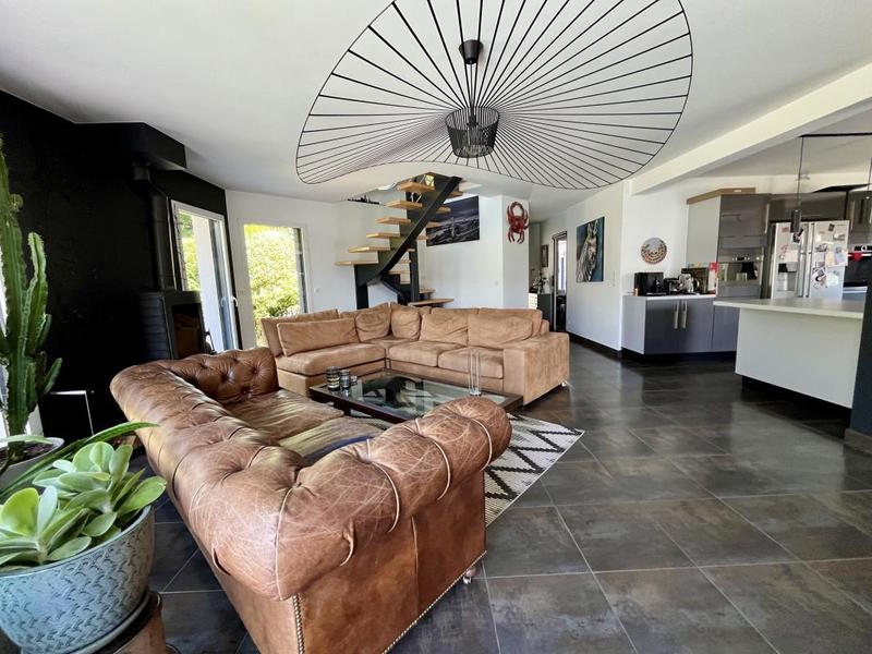 Maison - 160 m² - 6 pièces