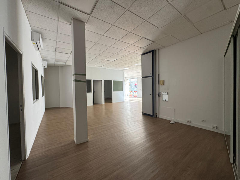 Local commercial - 159 m² - 5 pièces