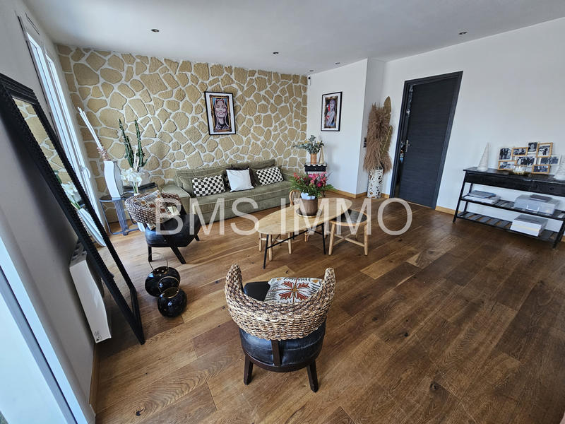 Maison - 205 m² - 6 pièces