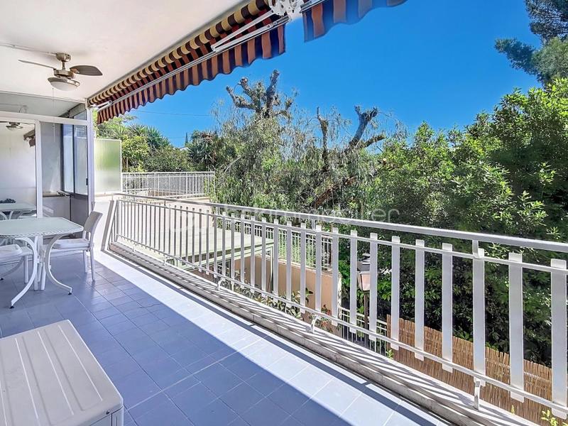 Appartement - 90 m² - 4 pièces