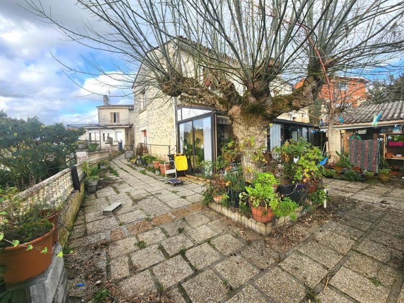 Maison - 200 m² - 9 pièces