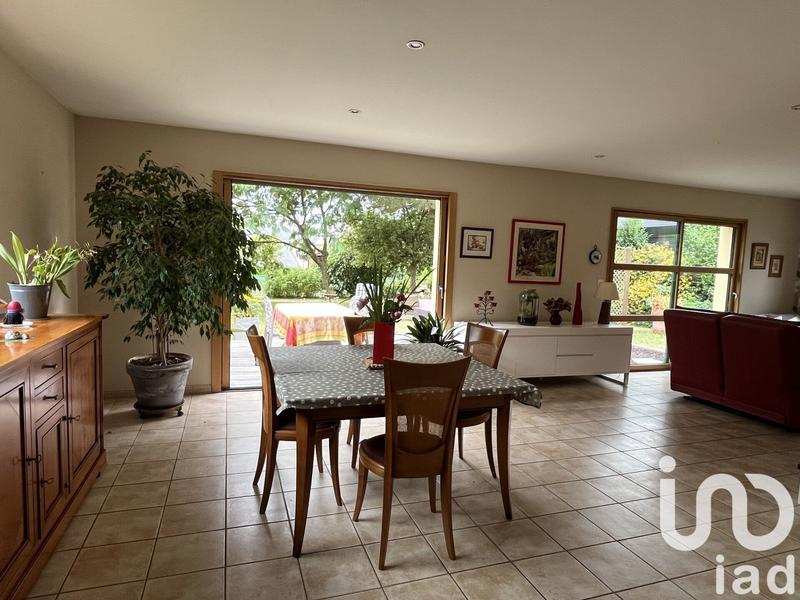 Maison - 237 m² - 8 pièces