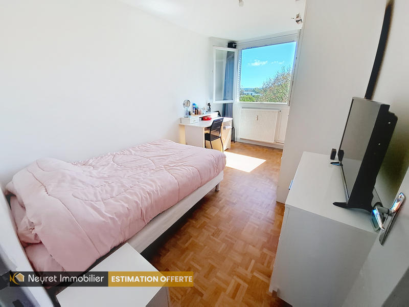 Appartement - 83 m² - 4 pièces
