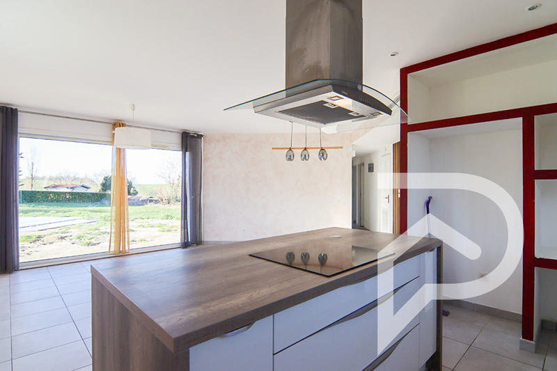 Maison - 90 m² - 4 pièces