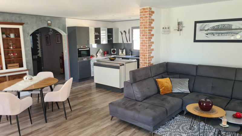 Maison - 99 m² - 4 pièces