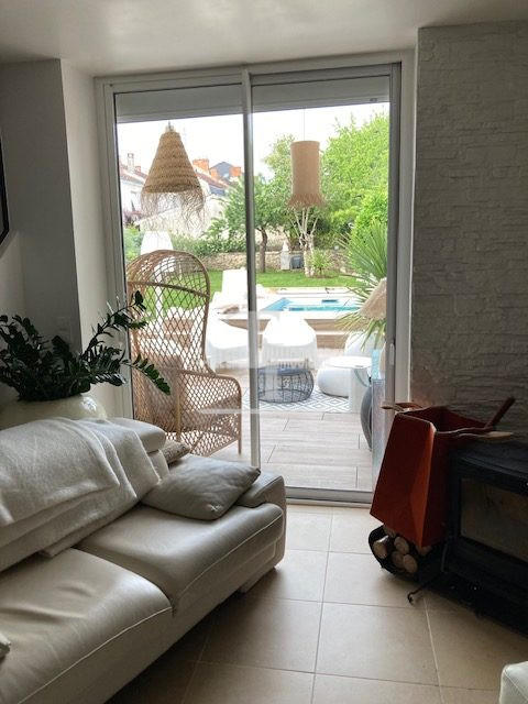 Maison - 208 m² - 7 pièces