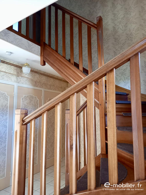 Maison traditionnelle - 90 m² - 4 pièces