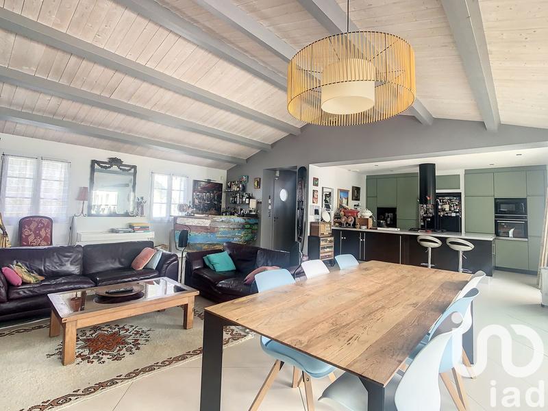 Maison - 211 m² - 7 pièces