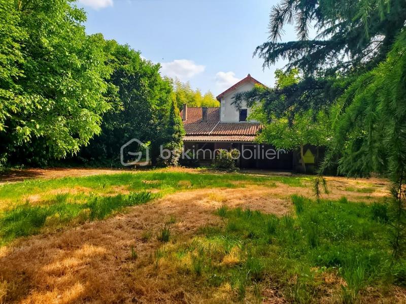 Maison en pierre - 200 m² - 9 pièces