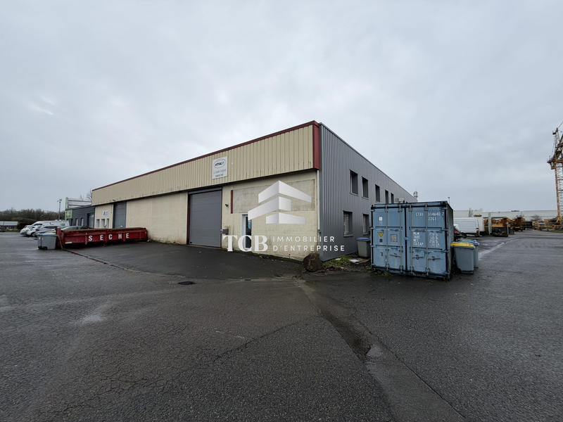 Local d'activités - 556 m²