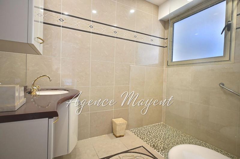 Appartement - 81 m² - 3 pièces