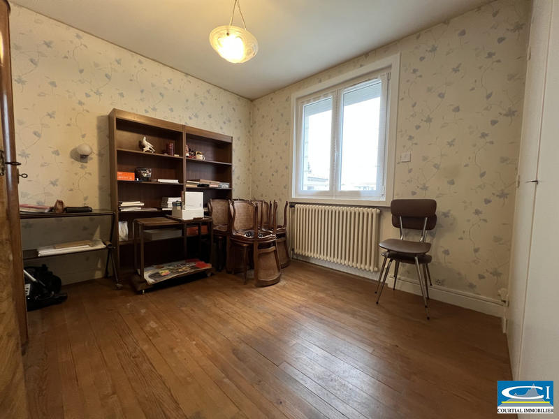 Maison traditionnelle - 104 m² - 7 pièces