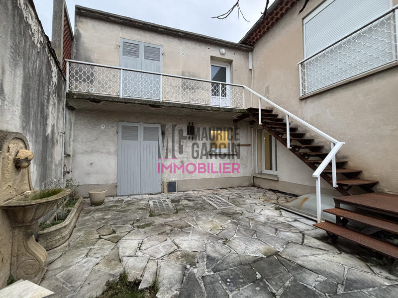 Maison - 312 m² - 9 pièces