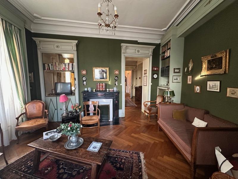 Appartement ancien - 143 m² - 6 pièces