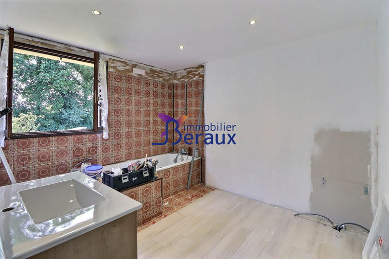 Maison - 208 m² - 7 pièces