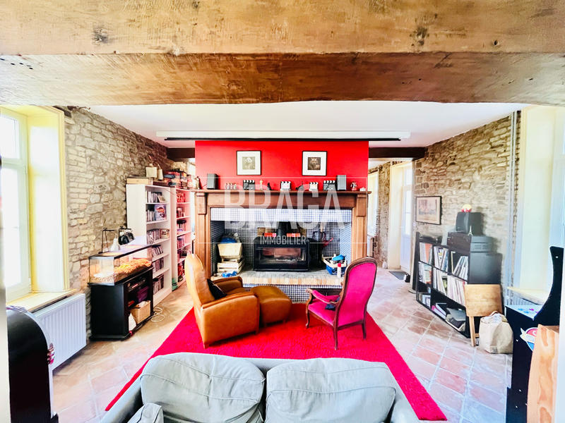 Maison - 271 m² - 8 pièces