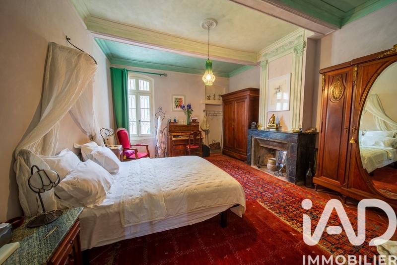 Maison - 345 m² - 10 pièces