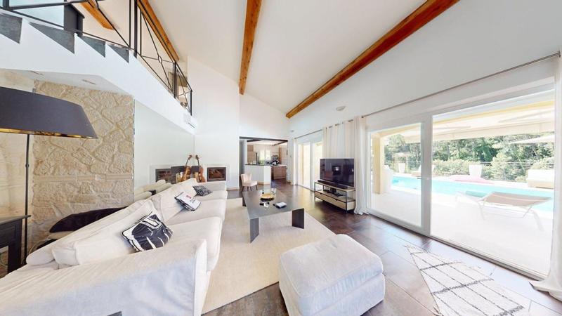 Maison - 140 m² - 5 pièces