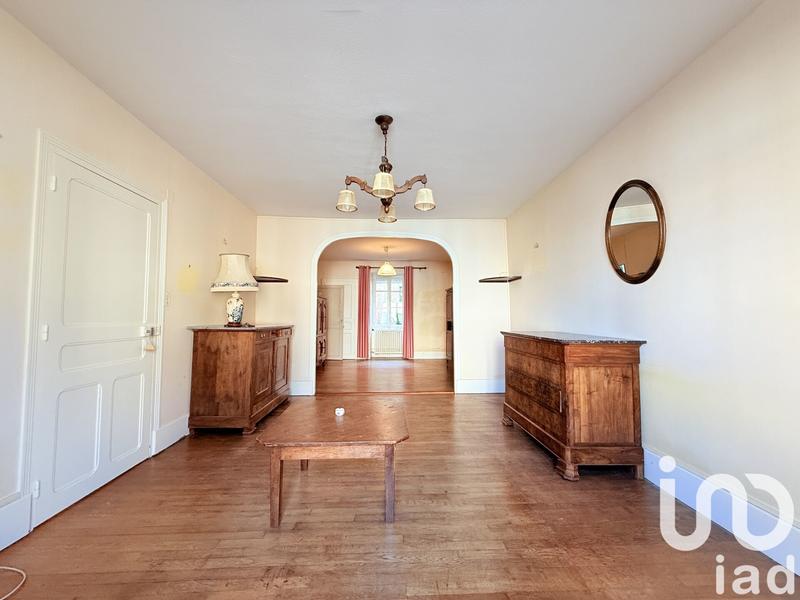 Maison - 202 m² - 9 pièces