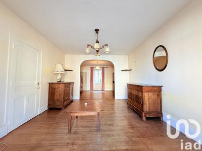 Maison - 202 m² - 9 pièces