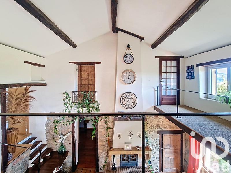 Maison - 327 m² - 9 pièces