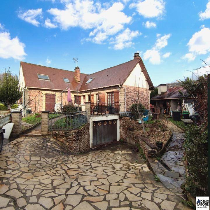 Maison traditionnelle - 122 m² - 6 pièces