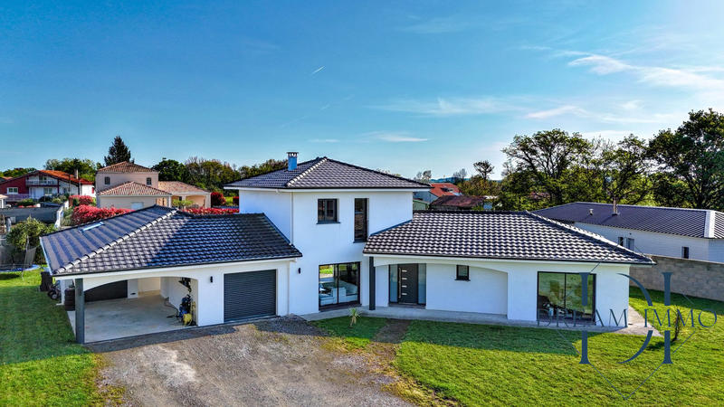 Maison contemporaine - 162 m² - 6 pièces