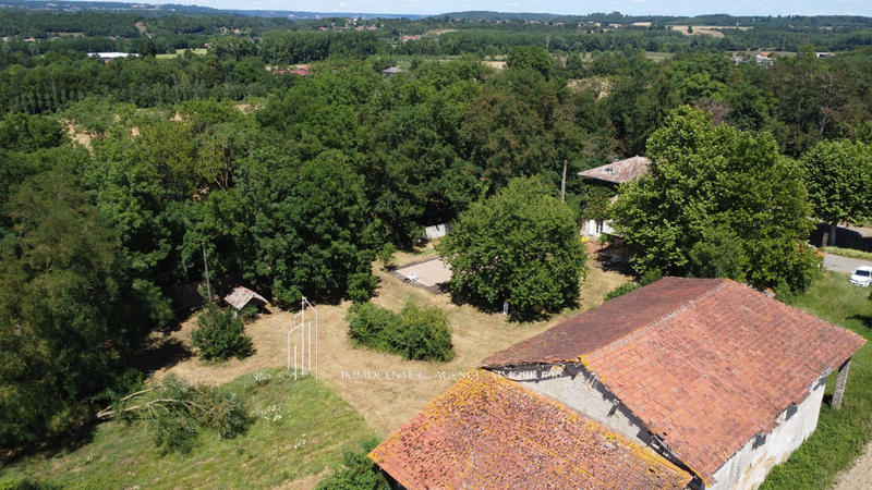 Propriété - 163 m² - 9 pièces