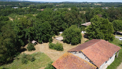 Propriété - 163 m² - 9 pièces