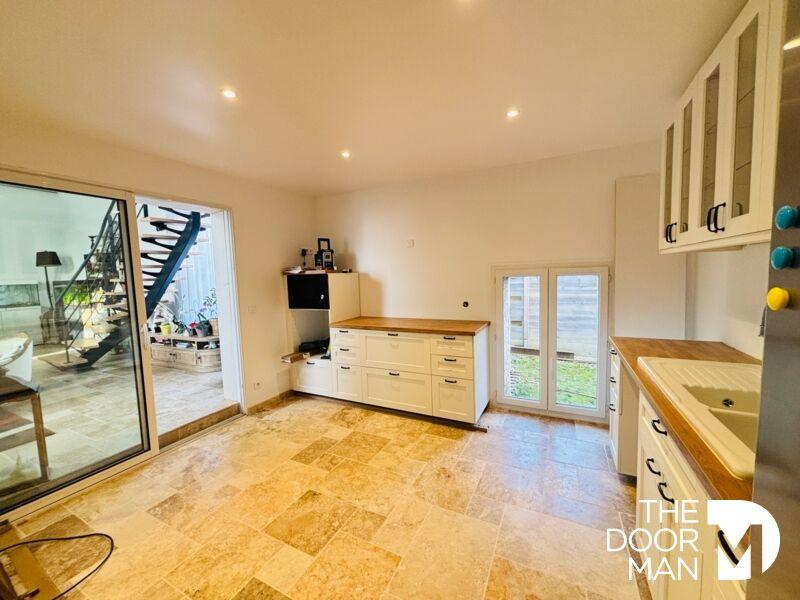 Maison - 200 m² - 7 pièces