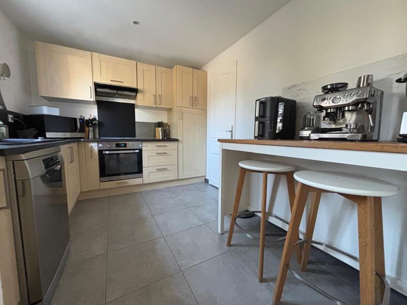 Maison - 90 m² - 5 pièces