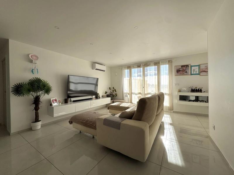 Appartement - 83 m² - 3 pièces