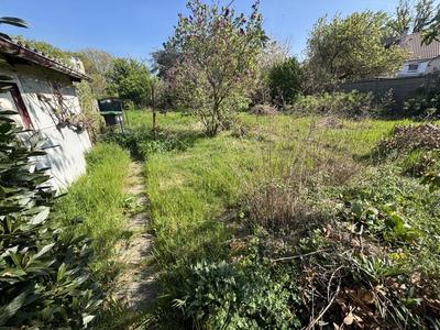 Terrain constructible - 438 m²