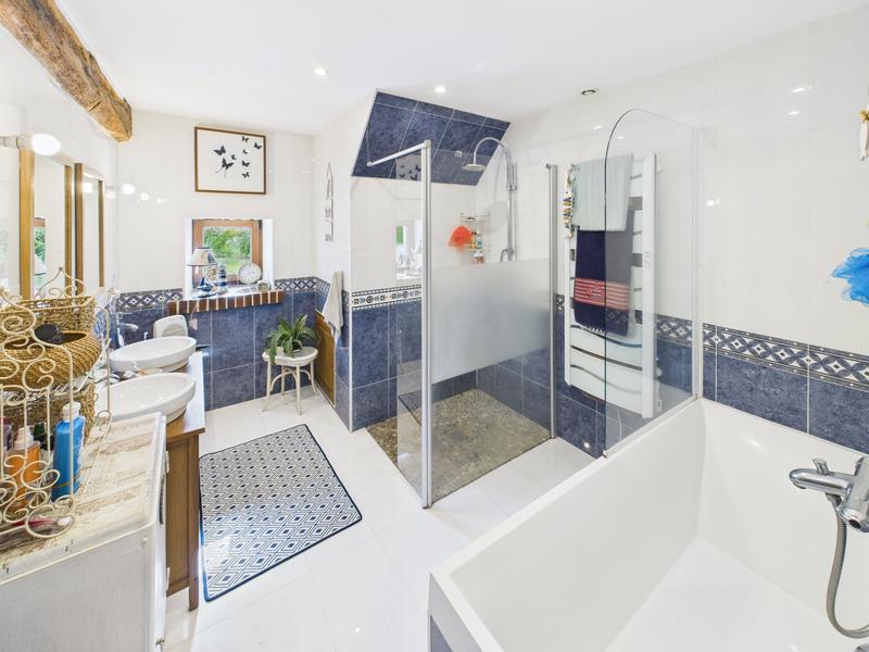 Maison - 186 m² - 7 pièces