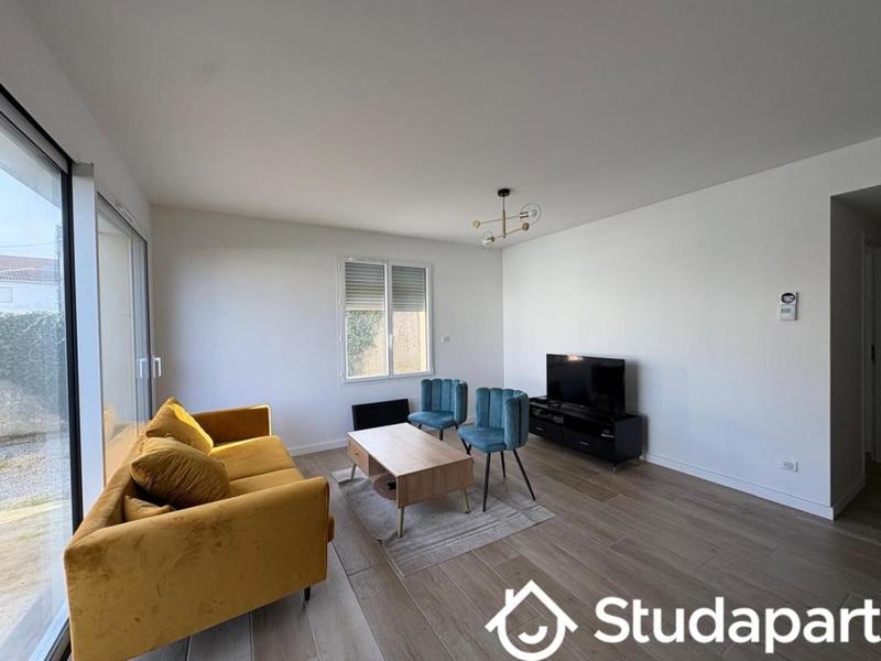 Chambre - 13 m² - 1 pièce