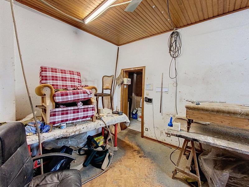 Local d'activités - 135 m² - 5 pièces