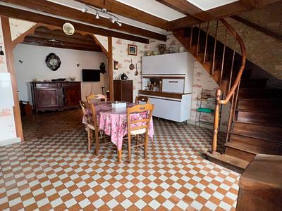 Maison en pierre - 84 m² - 4 pièces