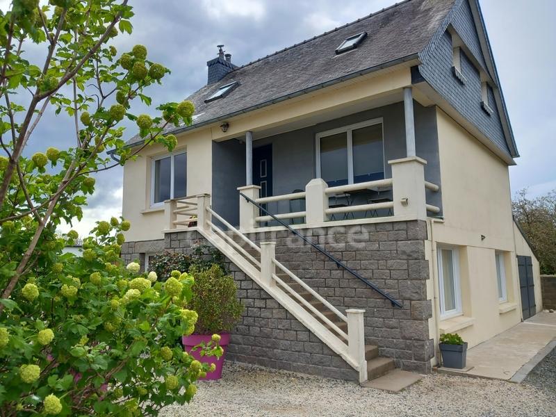 Maison - 138 m² - 8 pièces