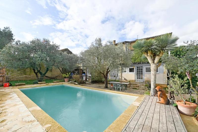 Maison - 220 m² - 9 pièces