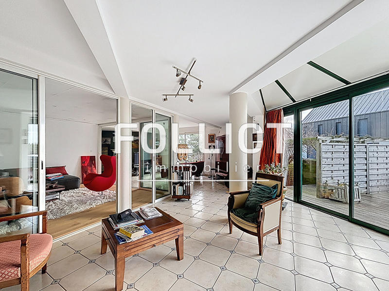 Maison - 246 m² - 11 pièces