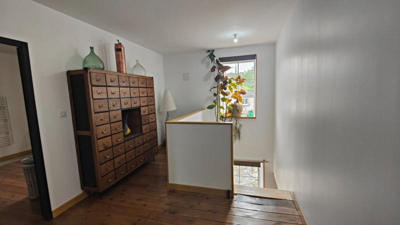 Maison - 361 m² - 8 pièces