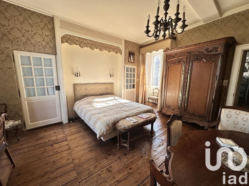 Maison - 280 m² - 8 pièces