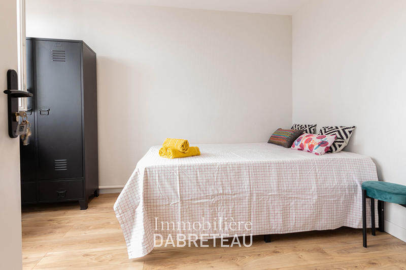 Chambre - 107 m² - 7 pièces