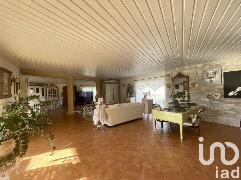 Maison - 240 m² - 5 pièces